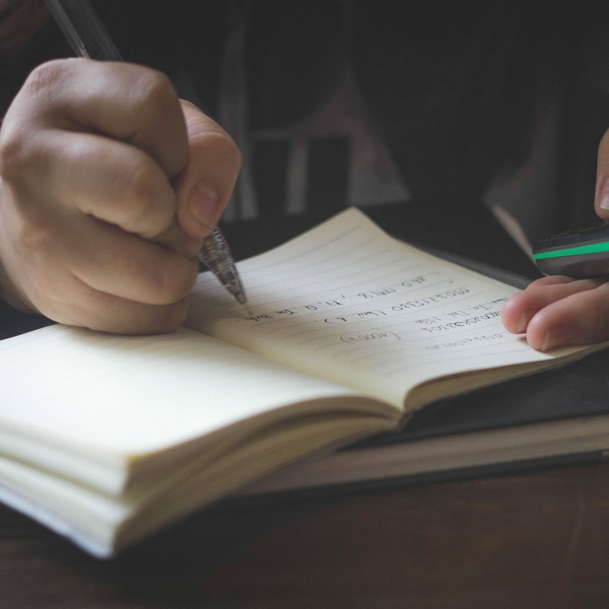 prise de notes lors d'un atelier d'information obsèques